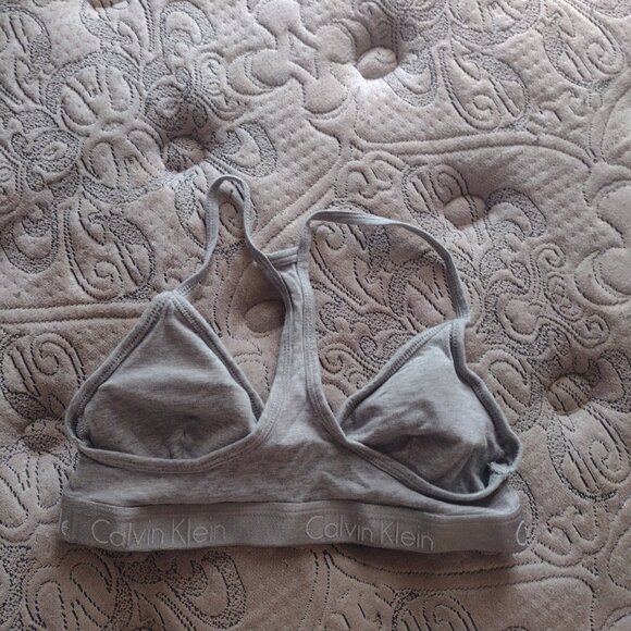 I'm selling a Calvin Klein sports bra - Picture 2 of 2